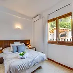 Villa For 9 Guests In Alcudia