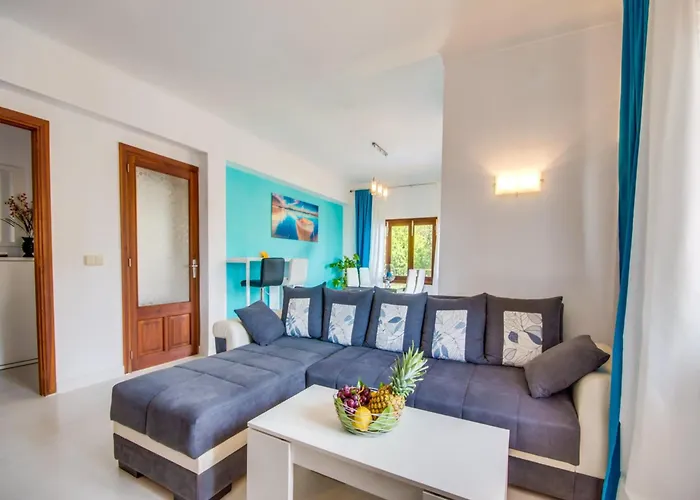 Villa For 9 Guests In Alcudia