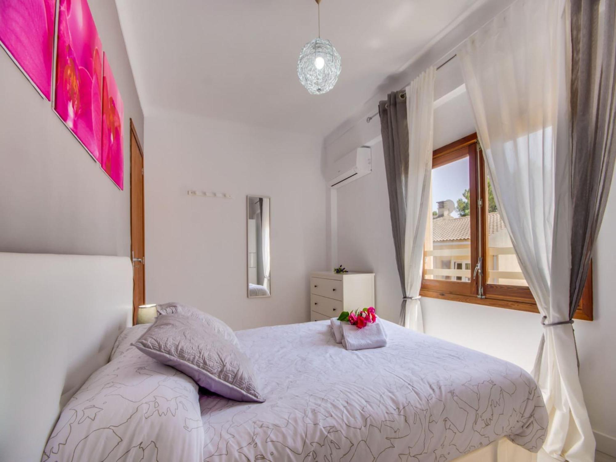 For 9 Guests In *
