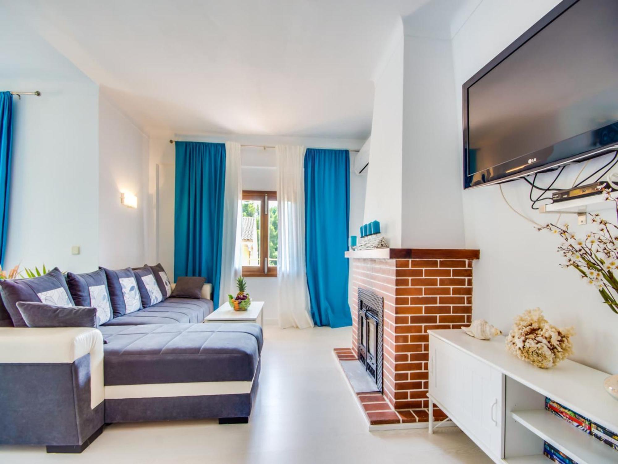 For 9 Guests In *