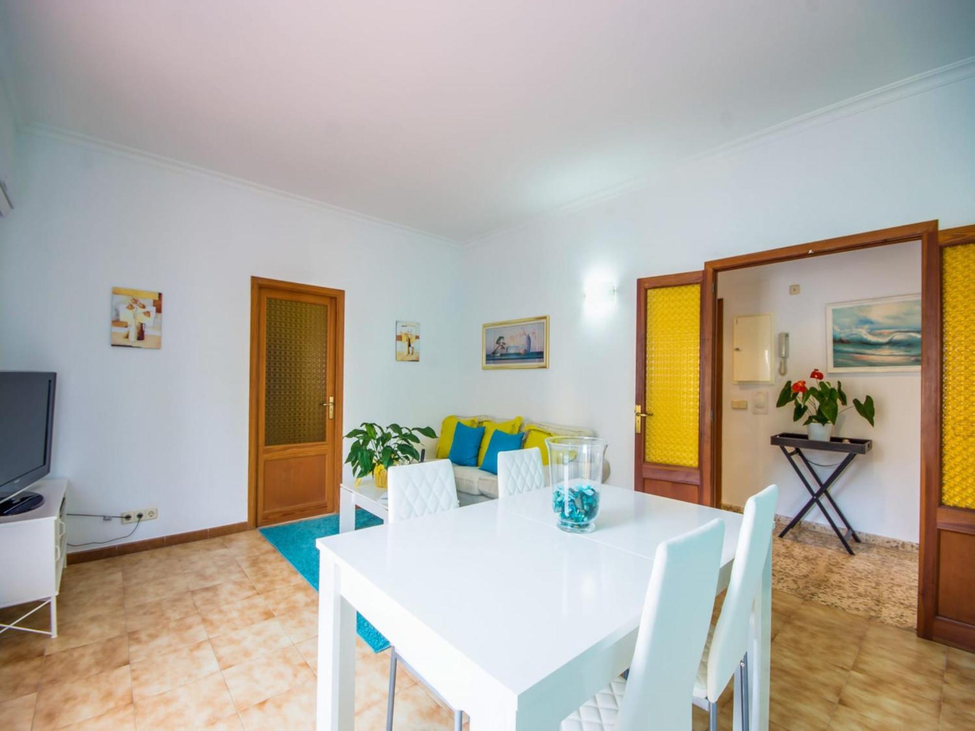 For 9 Guests In *