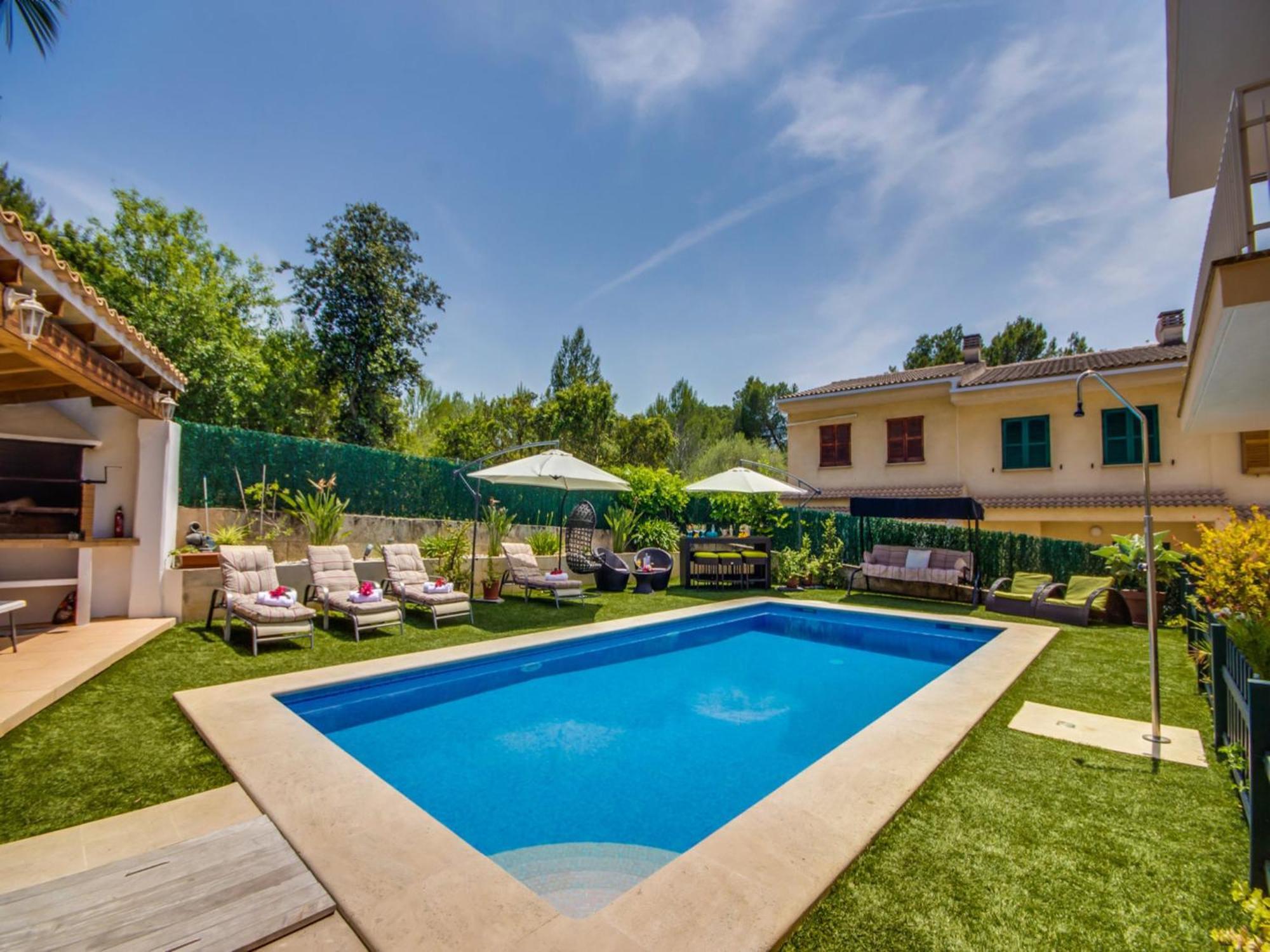 For 9 Guests In
