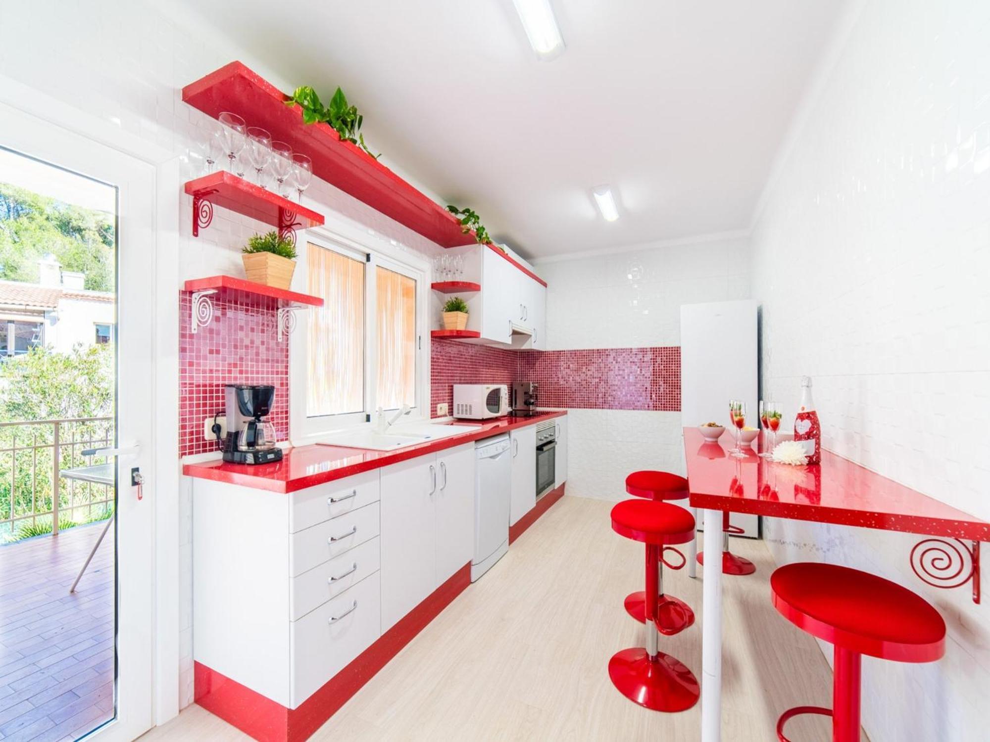 For 9 Guests In *