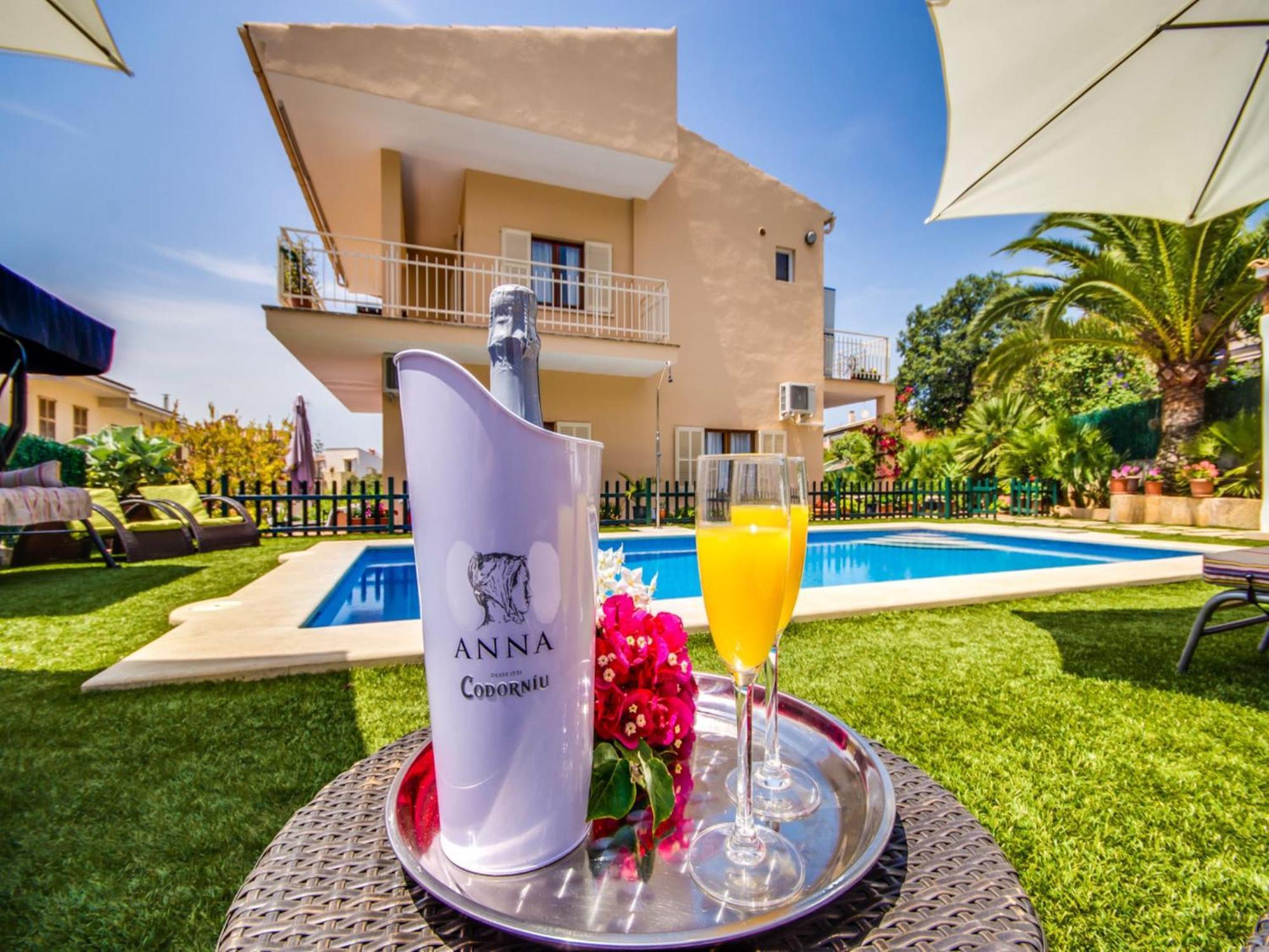For 9 Guests In Alcudia (Mallorca)